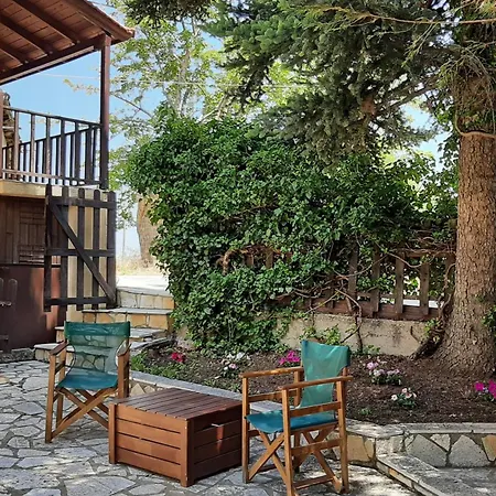 εν αρχή - En Arhi Tatil Evi